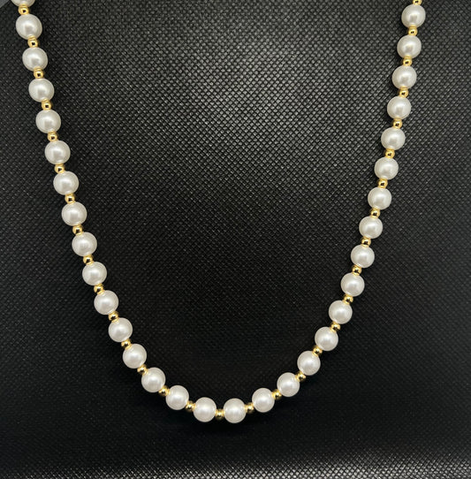 PEARLS NECKLACE