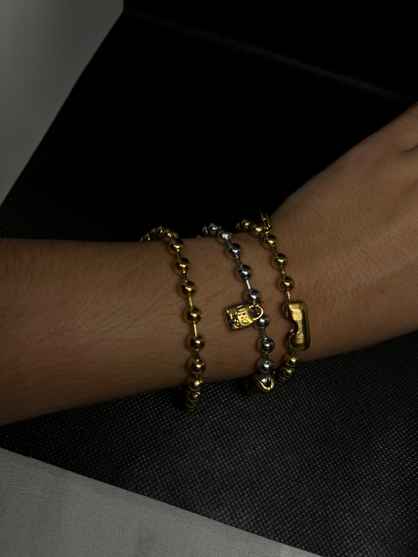 SILVER & GOLD UNO 50 BRACELETS