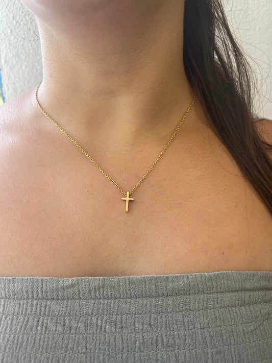 CROSS NECKLACE Gold